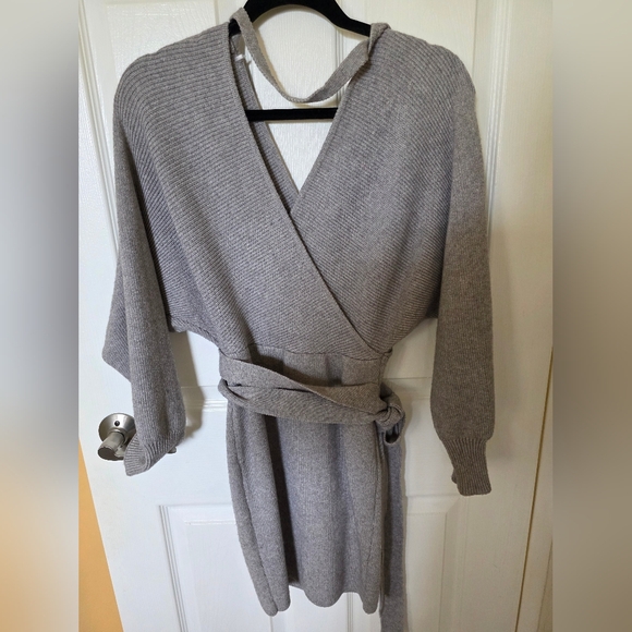 Showpo Ribbed Gray Knit Dress - Picture 4 of 4